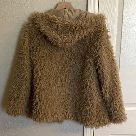 GIRLS Beige Shaggy Jacket w Hoodie & Pockets size 14-16 - Picture 5 of 7